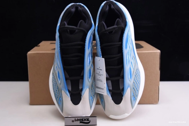 THE YEEZY 700 G54850 GLOW V3 ADIDAS IN DARK 0814